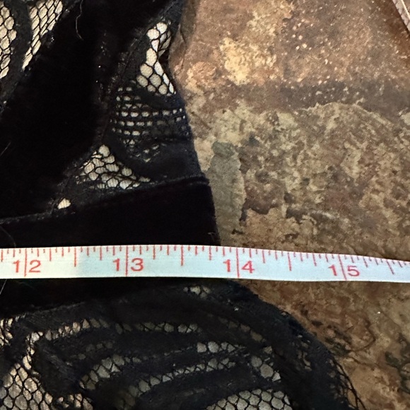Fire Los Angeles Nude and Black Lace Dress Size Medium - Picture 4 of 6